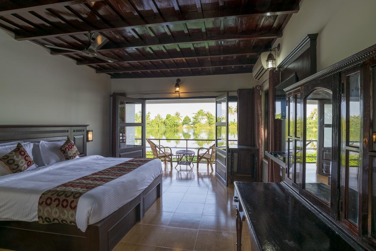 Warmth Lake Haven Alappuzha Экстерьер фото