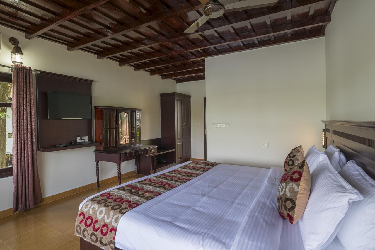 Warmth Lake Haven Alappuzha Экстерьер фото