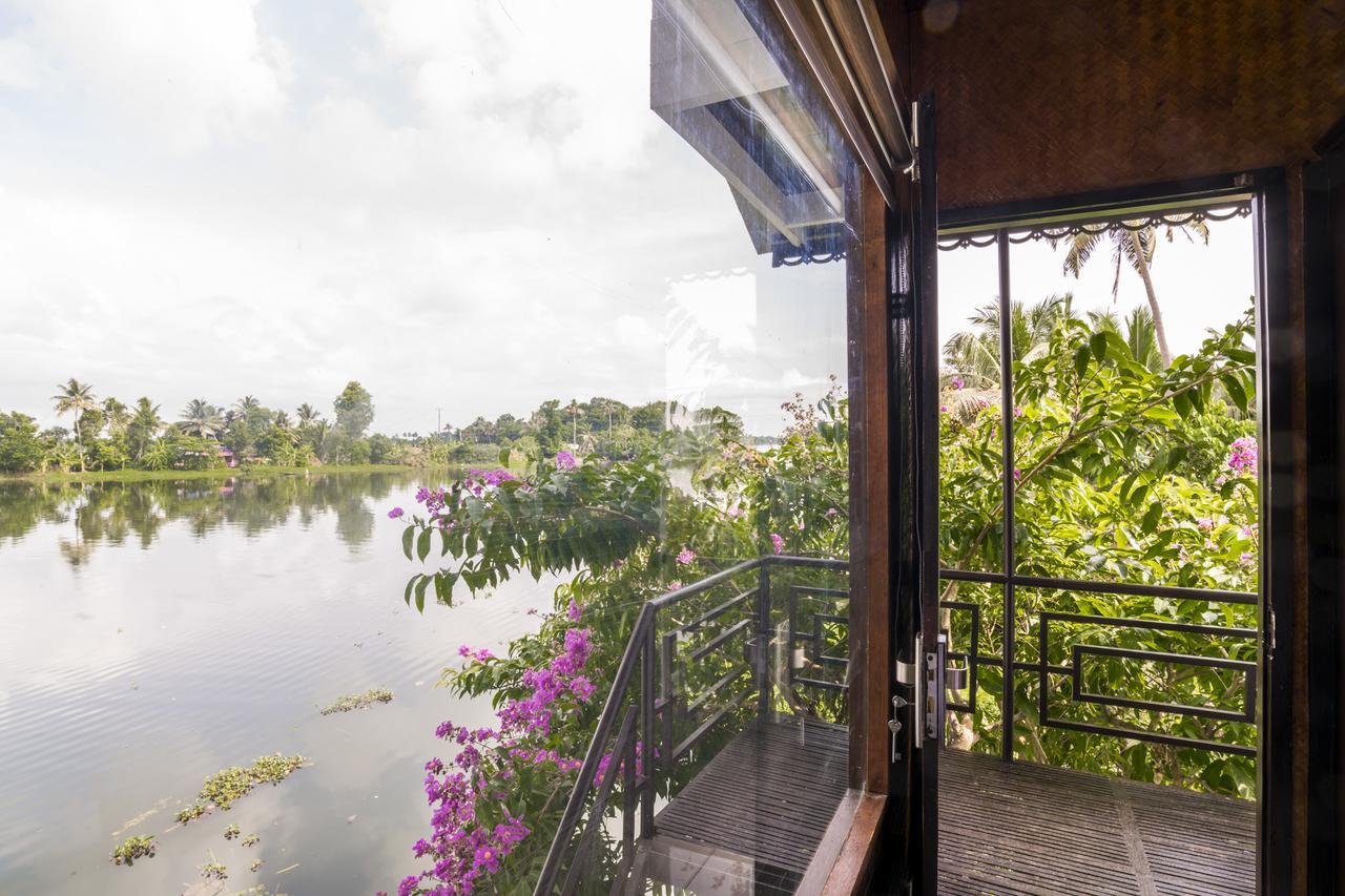 Warmth Lake Haven Alappuzha Экстерьер фото