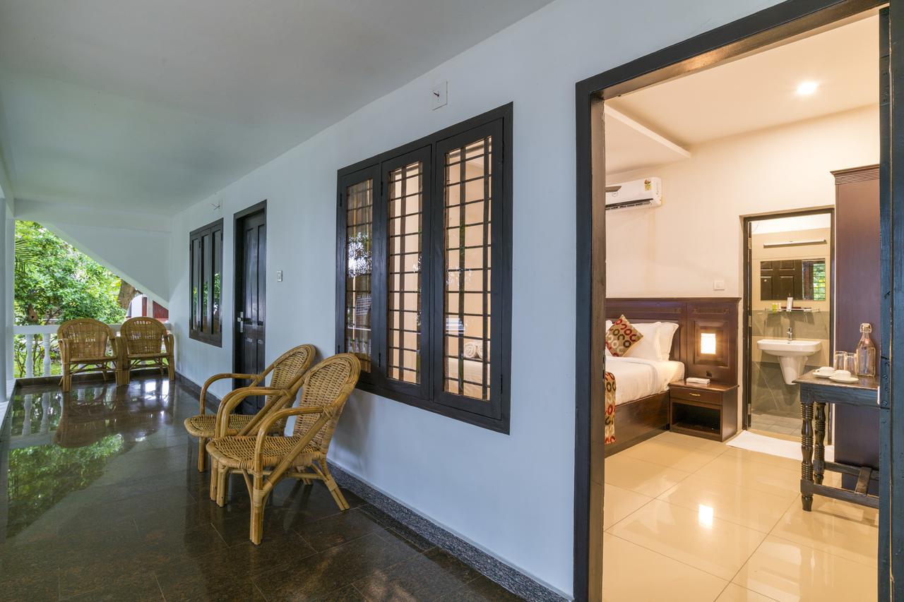 Warmth Lake Haven Alappuzha Экстерьер фото