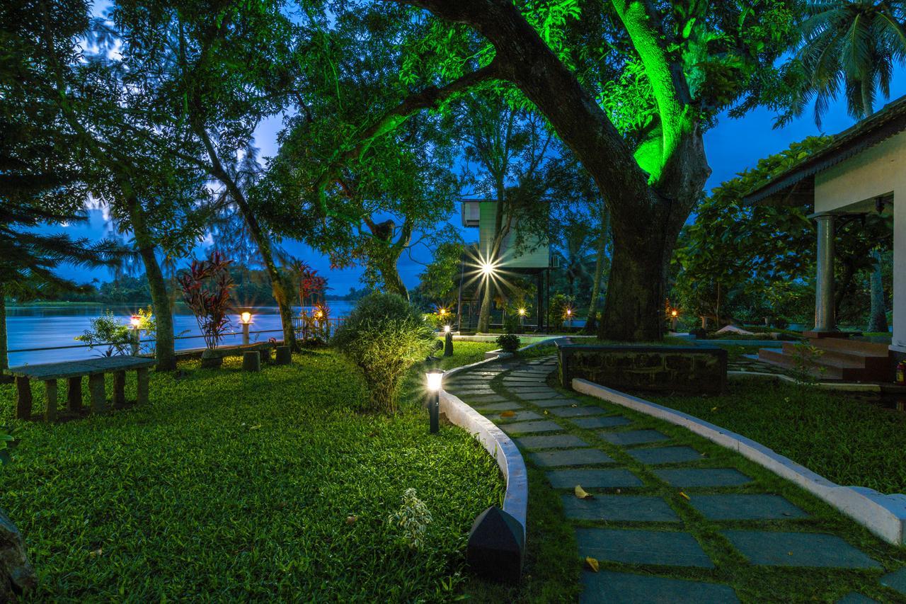 Warmth Lake Haven Alappuzha Экстерьер фото