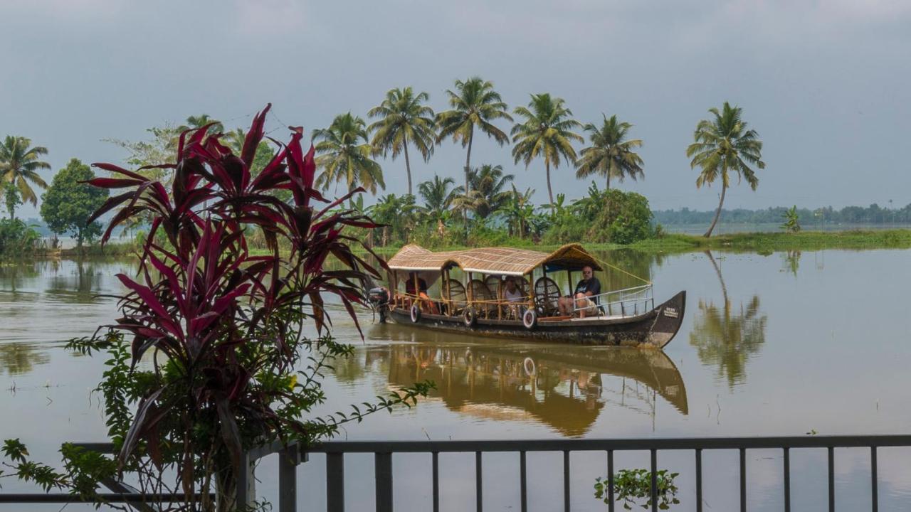 Warmth Lake Haven Alappuzha Экстерьер фото