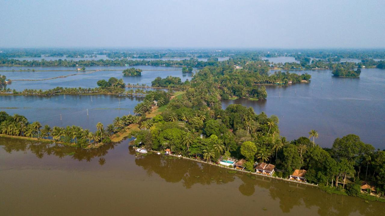 Warmth Lake Haven Alappuzha Экстерьер фото